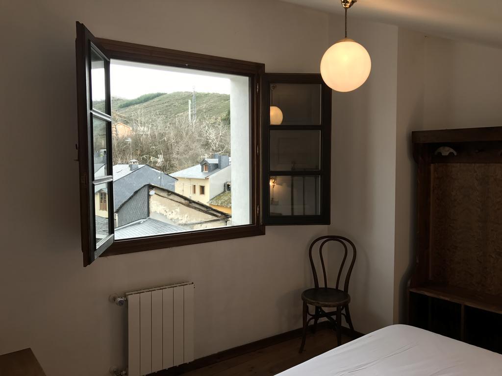 Affittacamere La Casa Del Reloj Molinaseca Esterno foto